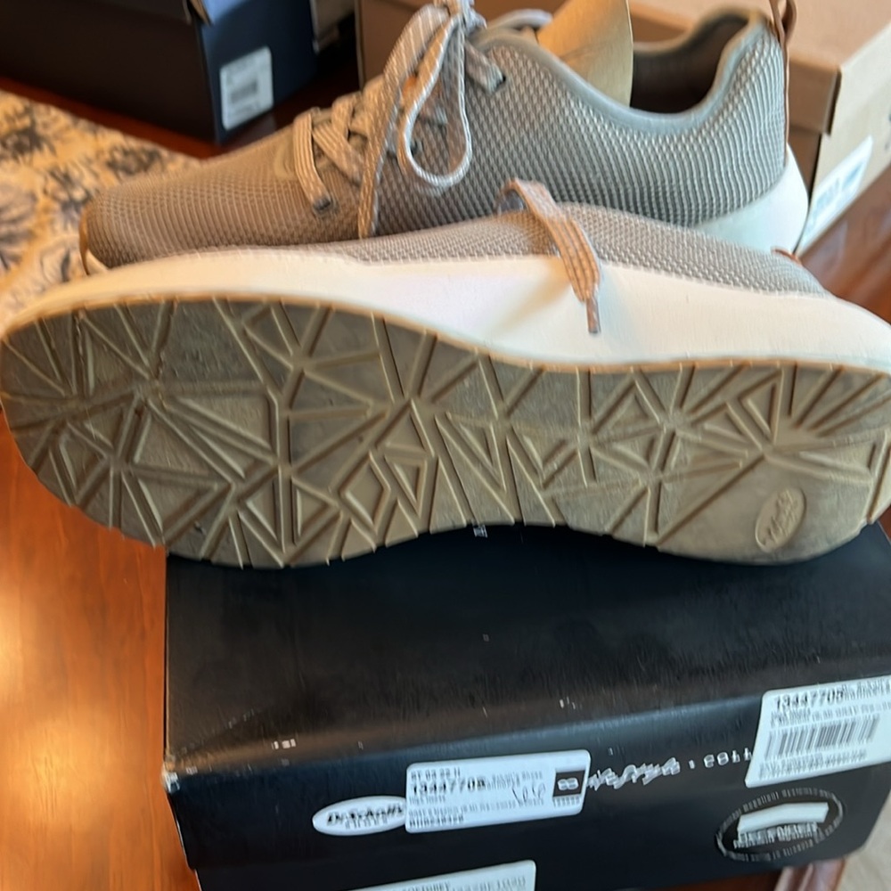 Dr Scholls. high hope soft gray sneakers 9m. - Picture 16 of 16
